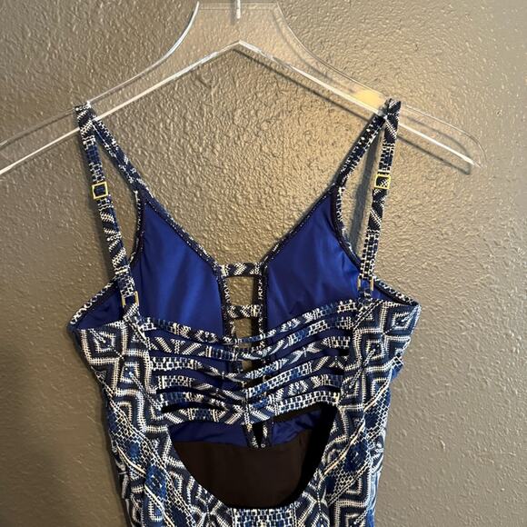 La Blanca Keyhole Tummy Control One Piece Size 4 - Picture 9 of 9